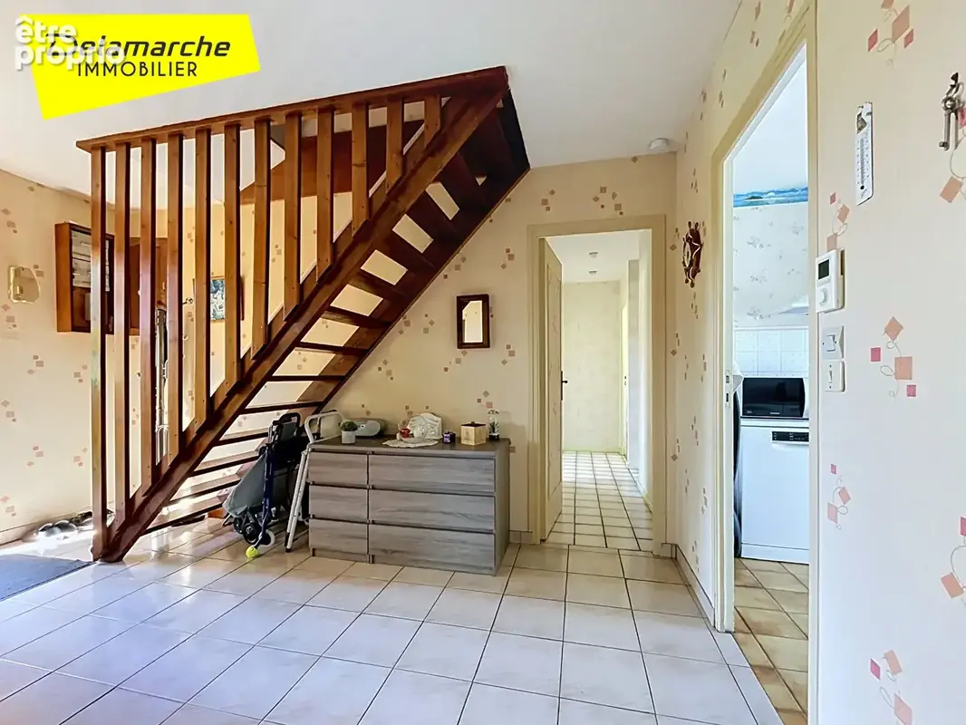 A VENDRE : Maison de plain pied dans le bourg de Gavray - photo 6