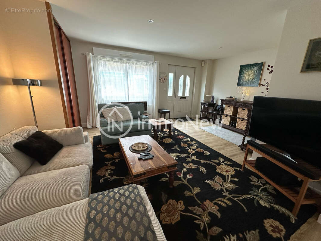 Maison de bourg de 137,55m2 - photo 2