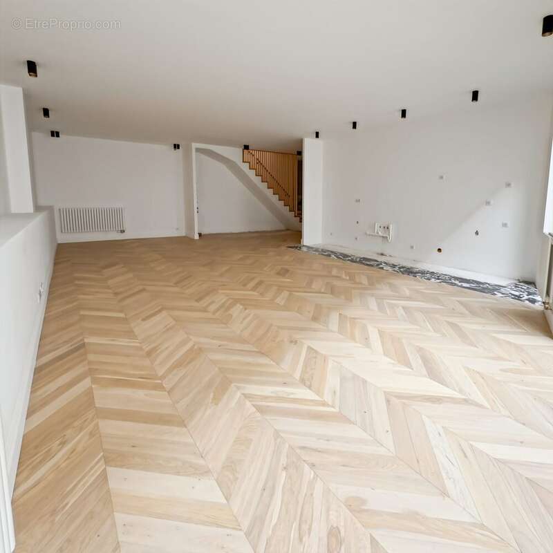 Appartement à CHARENTON-LE-PONT