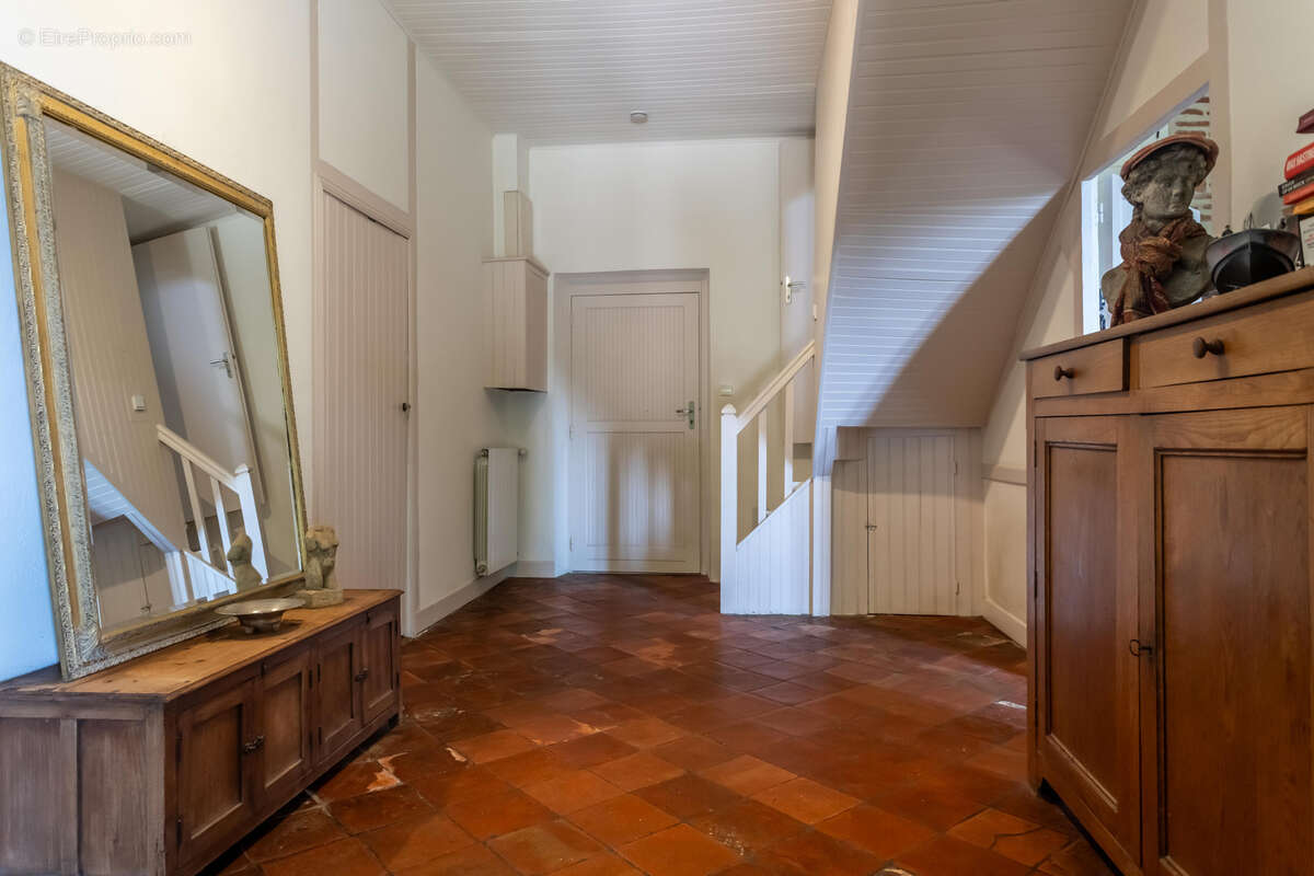 Maison de campagne avec piscine et grange - photo 18