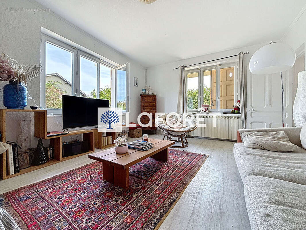 Maison à VILLIEU-LOYES-MOLLON