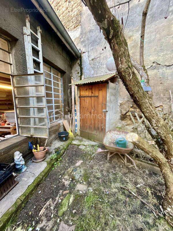 Offre acceptée atelier d artiste en fond de cour 59m2 - photo 3