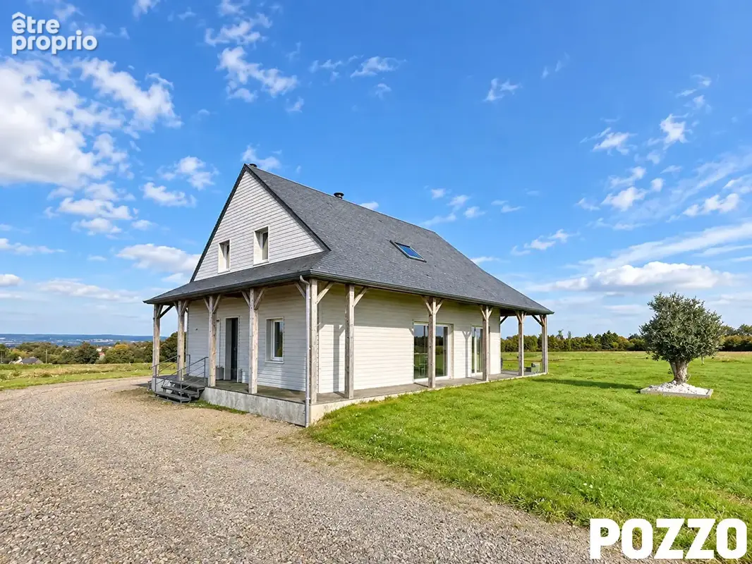 A VENDRE à Buais Les Monts - Maison 7 pièce(s) 146 m² - photo 3