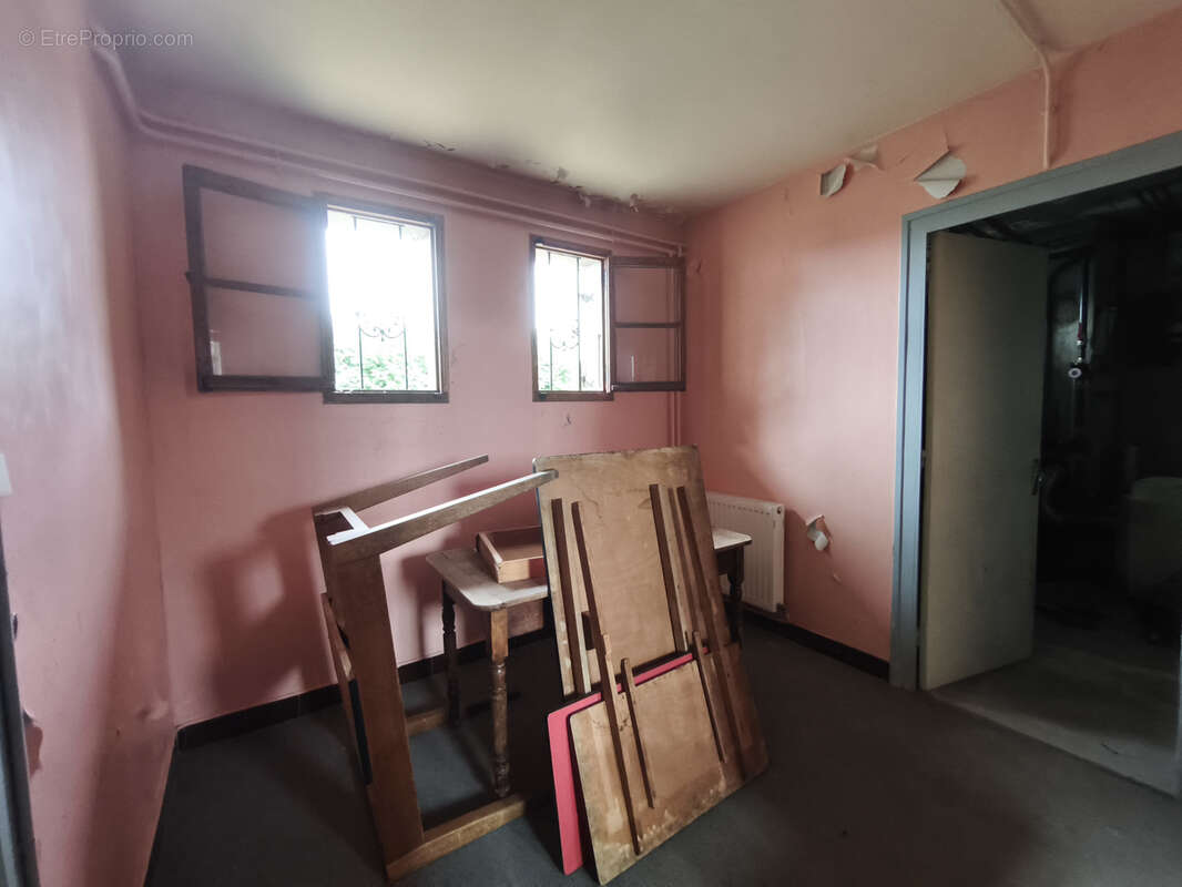 maison à rénover avec terrain - photo 10