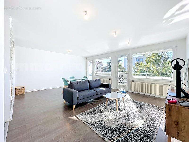 Appartement_t3_Annemasse_Genève_Ceva_tramway_Suisse_investissement_famille_Séjour - Appartement à ANNEMASSE