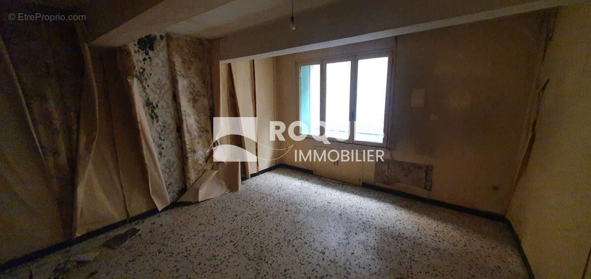 Lodève centre, Appartement à rénover, 3 pièces, 57 m2 habitables, 1e étage, plus garage et cave - photo 5