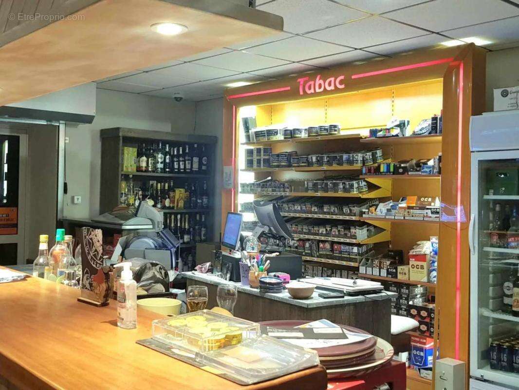 Commerce à VILLETOUREIX