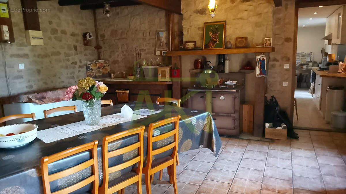 Maison à LURCY-LEVIS
