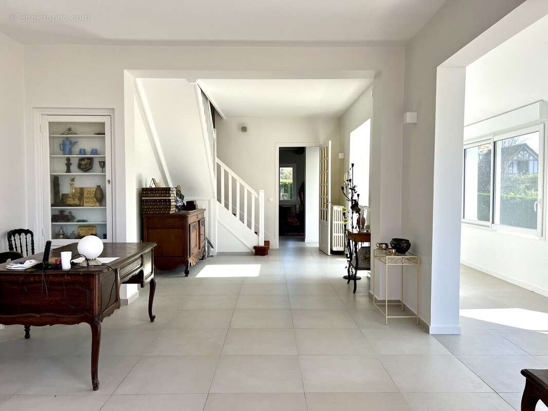 Maison 320 m² à Blonville-Sur-Mer  - photo 2