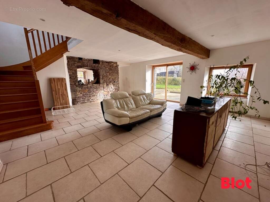 Maison à SAINT-MALON-SUR-MEL