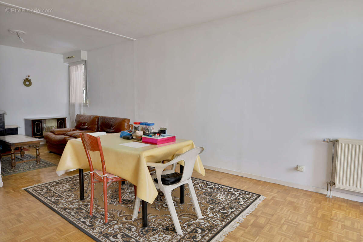 Appartement type T3 - 76,56 m2 habitables (loi carrez) - BALCON - GARAGE. - photo 6
