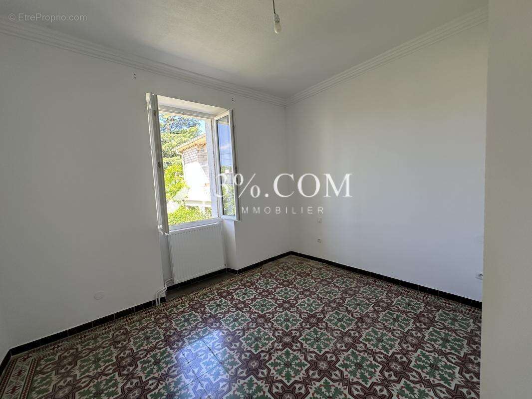 Maison de ville , 3 chambres deux niveaux proche centre vill - photo 10
