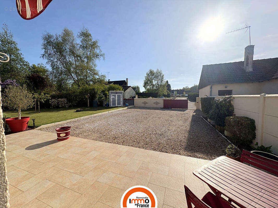 Maison à LA BONNEVILLE-SUR-ITON