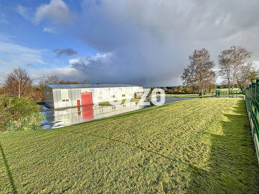 Commerce à SAINT-SEVER-CALVADOS