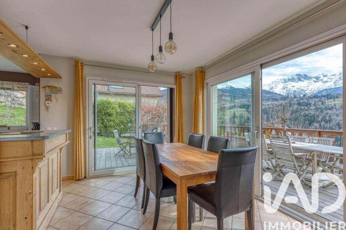Maison 206 m² à Les Adrets  - photo 8