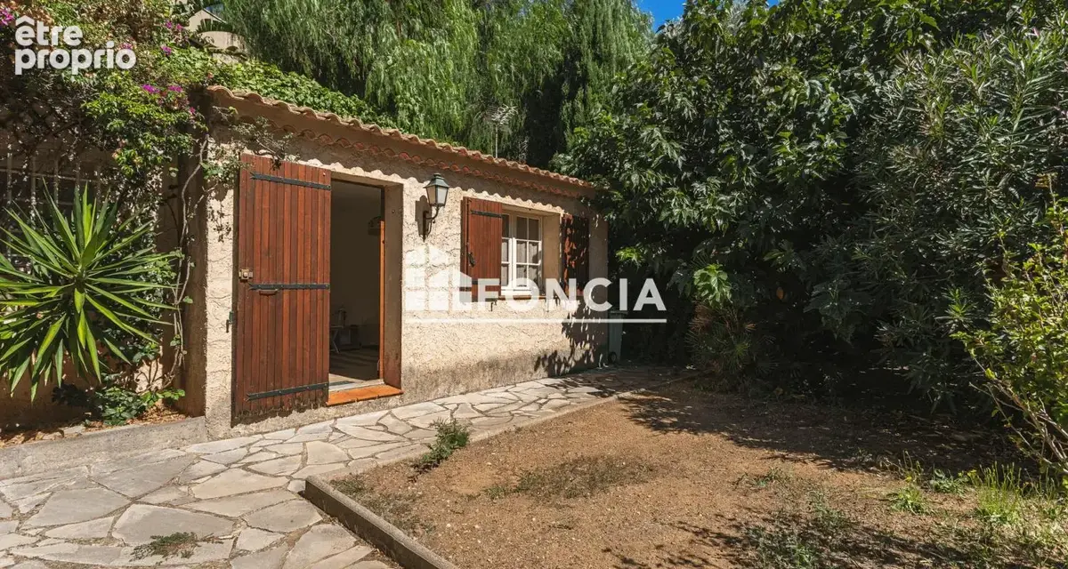 VILLA avec deux studios indépendants, piscine et jardin, plage verne - photo 12