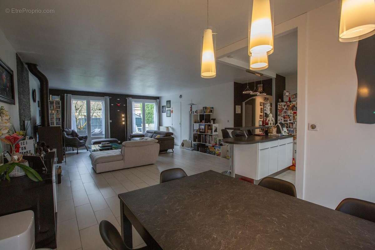 Photo 6 - Maison à LE MESNIL-SAINT-DENIS