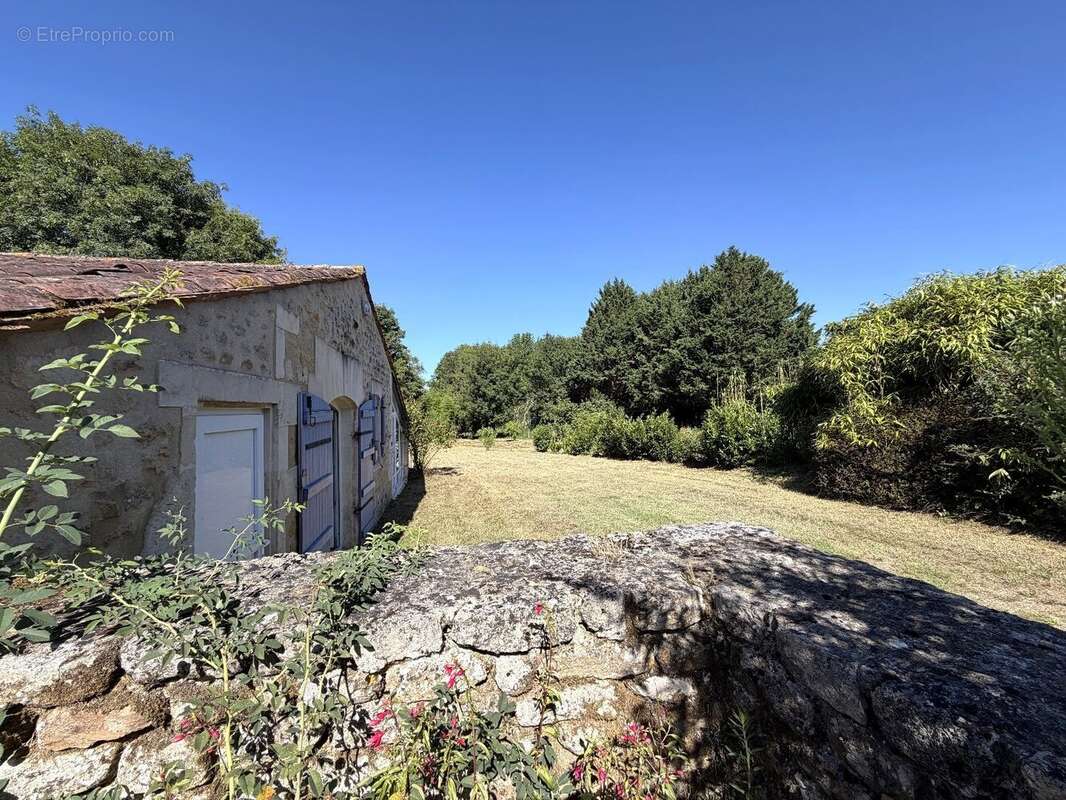 Maison en pierres - cravans - photo 10