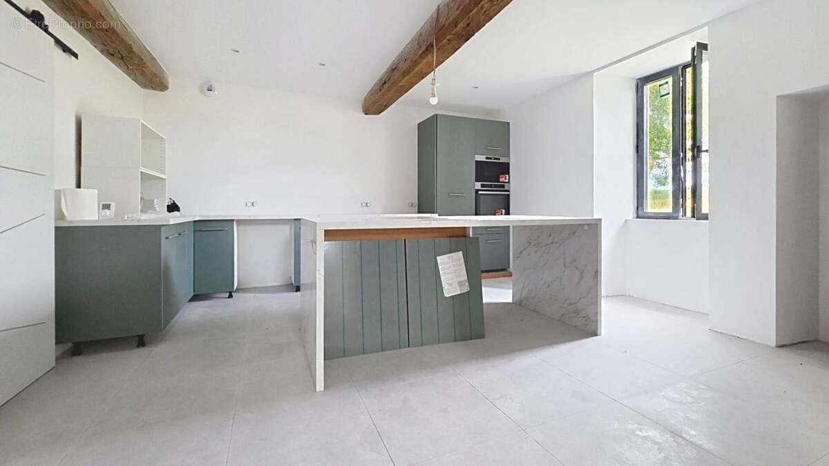Maison d'habitation, gite, dépendance, hangar - photo 2