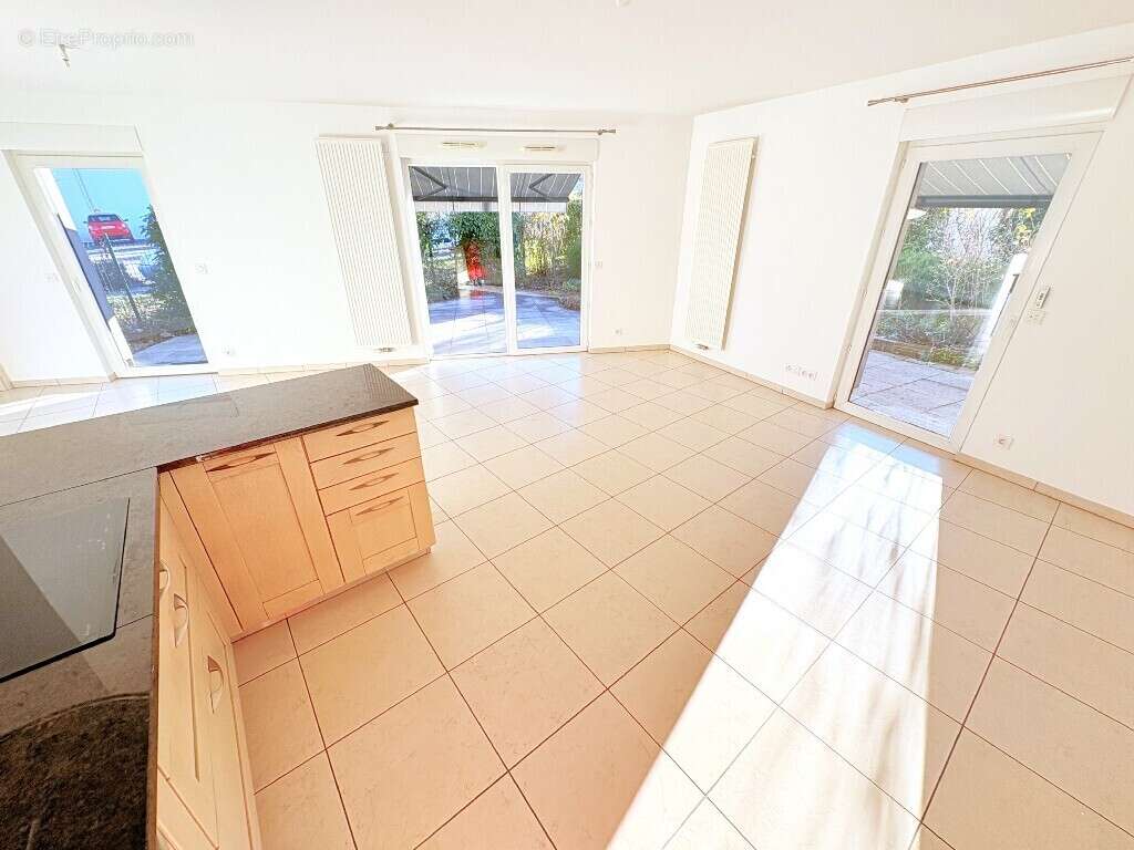 Appartement à SEYNOD