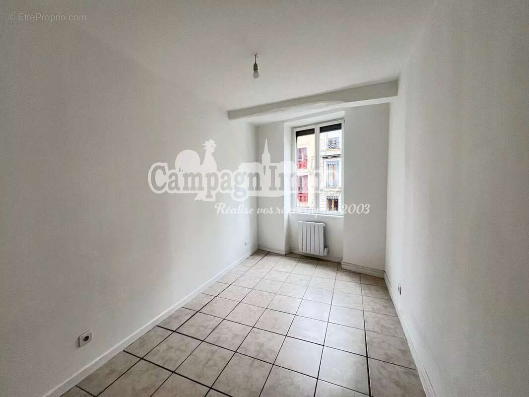 Appartement T3 Centre de Tarare - photo 4