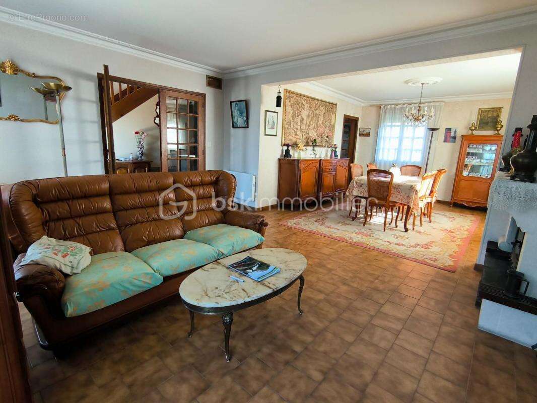 Maison à NEUVILLE-SUR-BRENNE