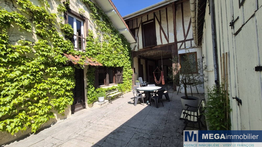 Maison à SAINT-AMAND-SUR-FION