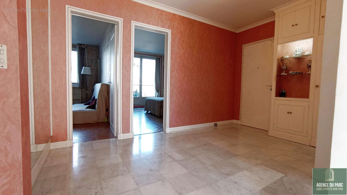 Appartement à VILLE-D'AVRAY