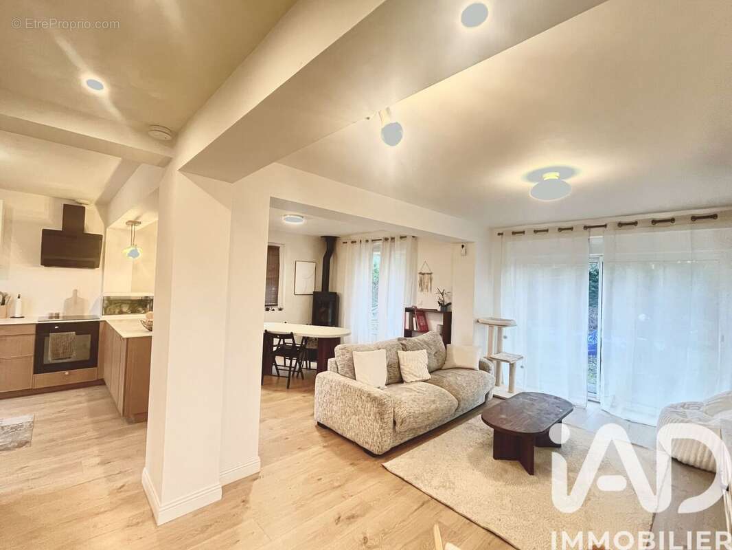 Maison 140 m² à Pessac  - photo 2