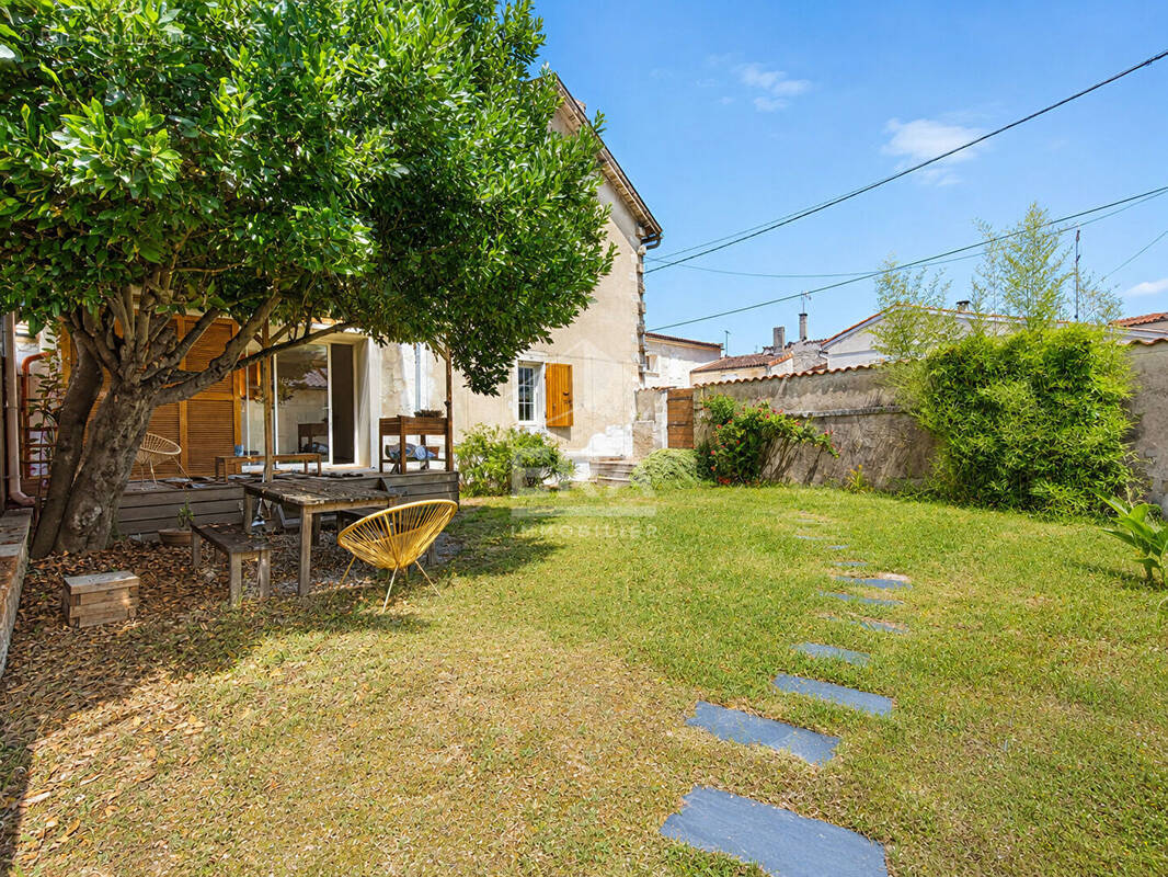 Maison à COGNAC
