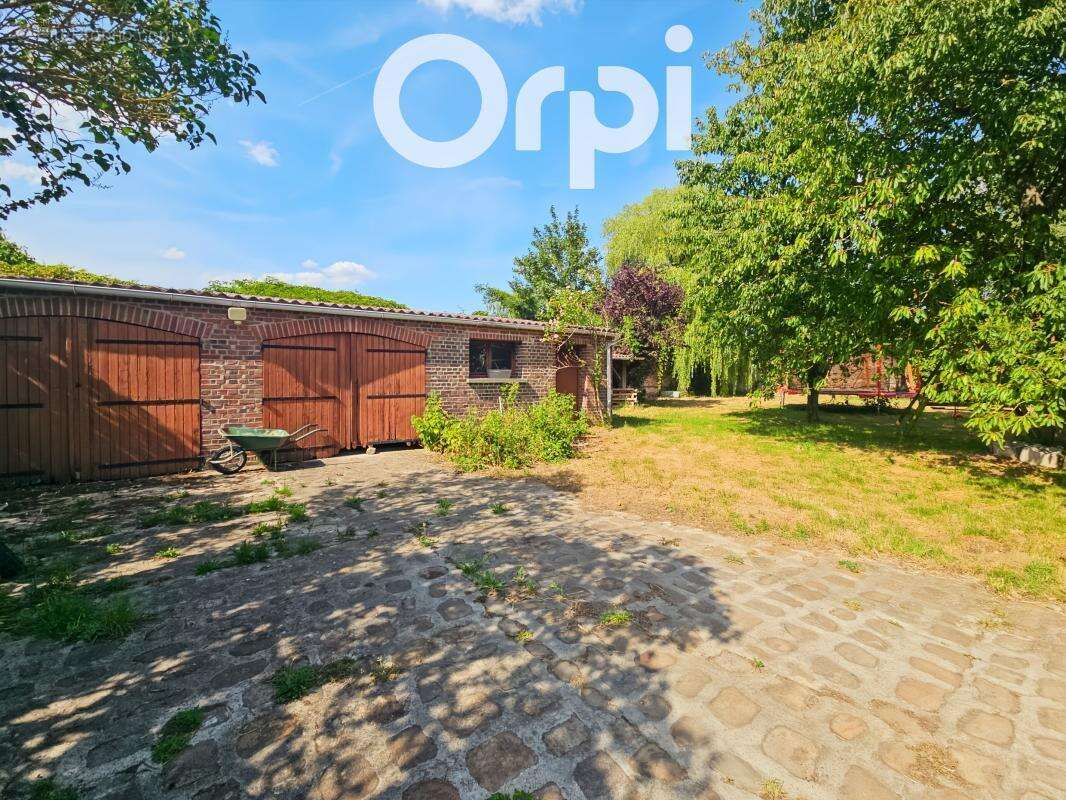 LONGERE ANCIENNE - 3/4 Chambres - Terrain 1100 m² - Double garage - photo 14