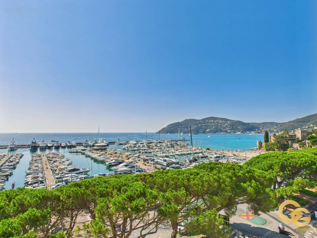 Appartement à MANDELIEU-LA-NAPOULE