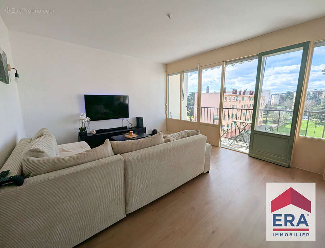 Appartement à BOURG-SAINT-ANDEOL