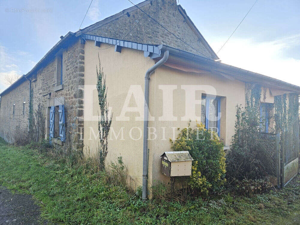 Maison à SAINT-PIERRE-DES-NIDS