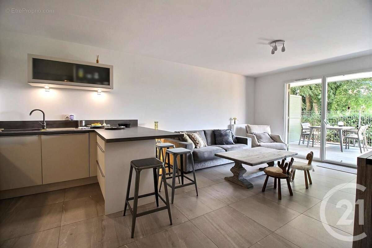 Appartement à VALBONNE