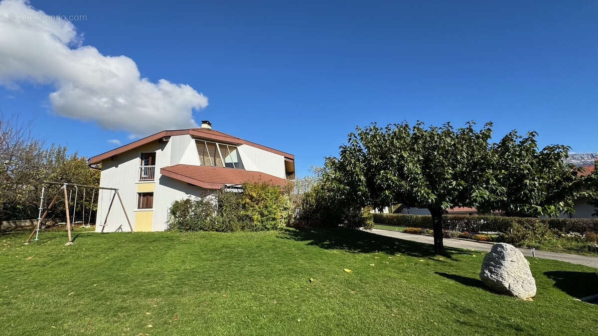 Maison à METZ-TESSY