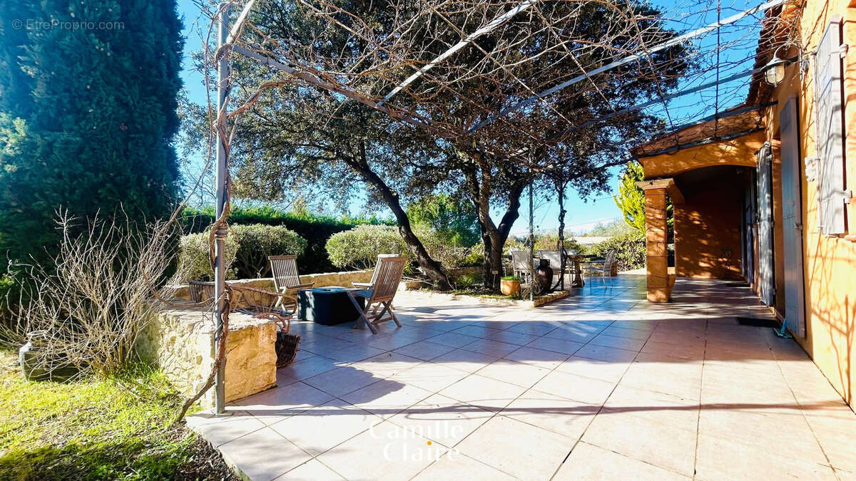 Maison à POURRIERES