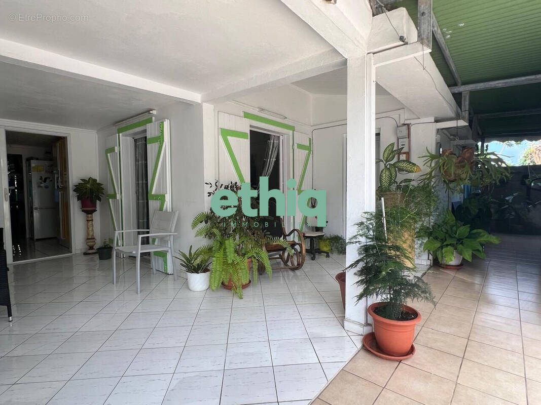 Maison à CAPESTERRE-BELLE-EAU