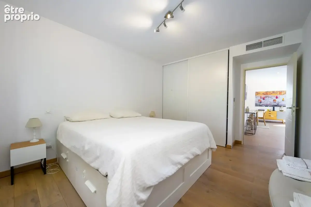 Exclusivité - Roquefort les Pins : Superbe appartement  3 pièces. Grande terrasse, vue mer, piscine, 2 parkings - photo 7