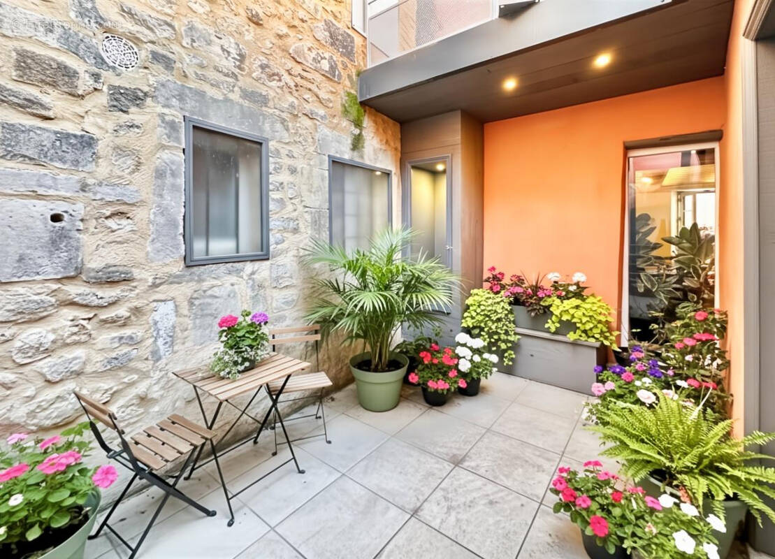 Appartement à SAINT-PAUL-TROIS-CHATEAUX