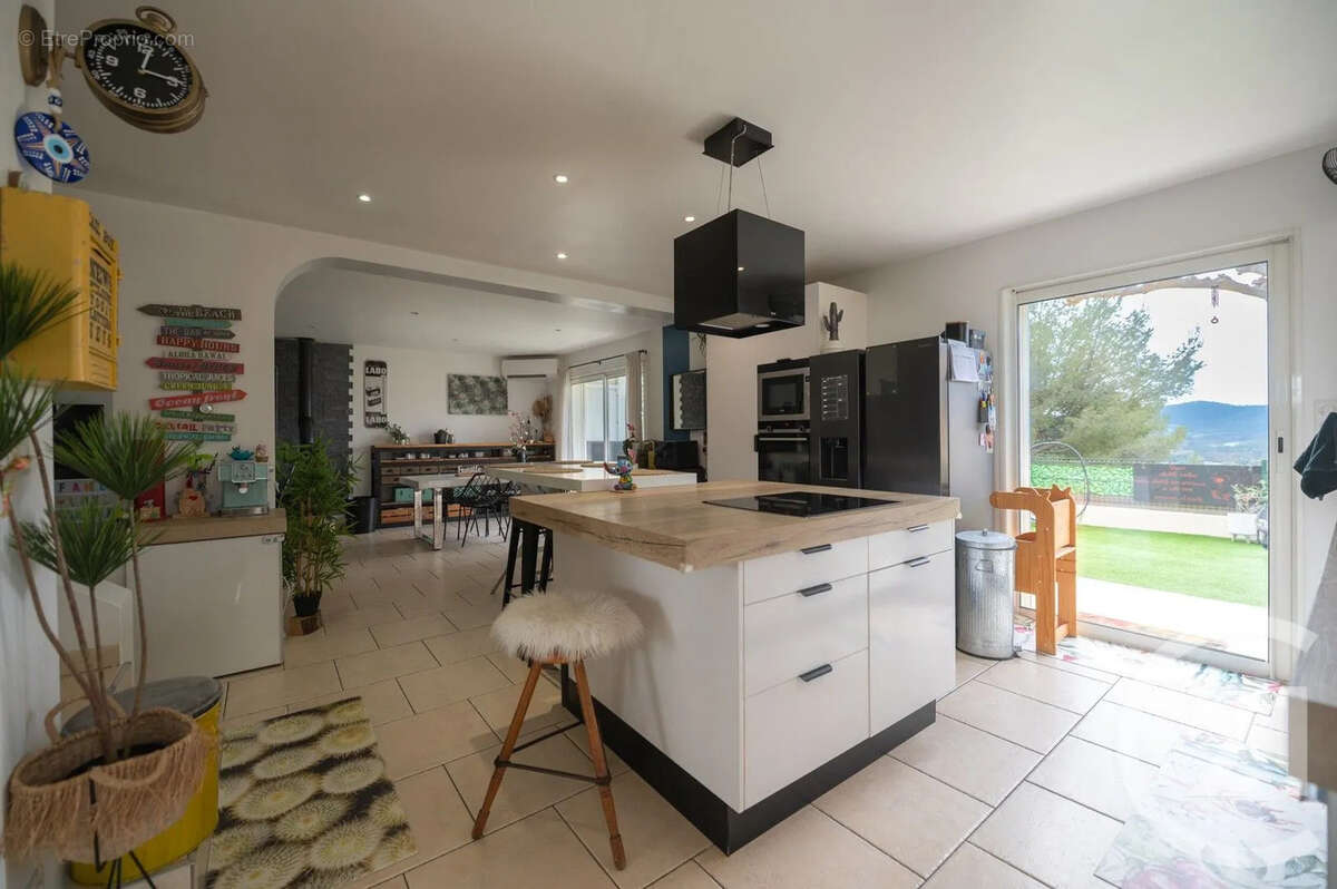 Maison à BORMES-LES-MIMOSAS