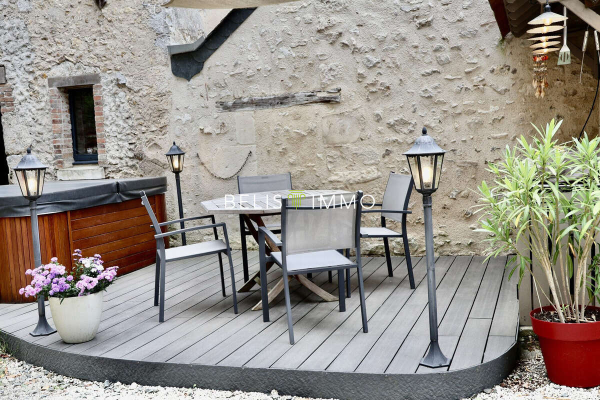 Maison à ARTANNES-SUR-INDRE