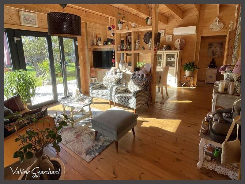 Maison à SAINT-SEURIN-SUR-L'ISLE