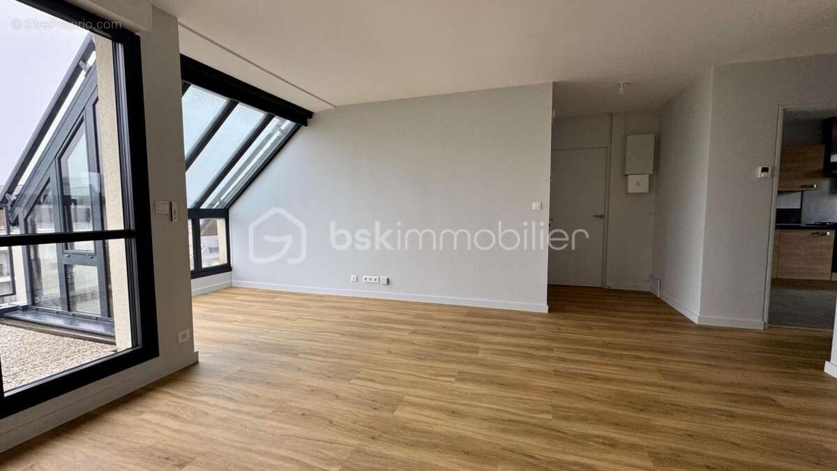 Très bel appartement T4 – 90 m² – Entièrement refait à neuf – Parking privé – PACÉ - photo 4