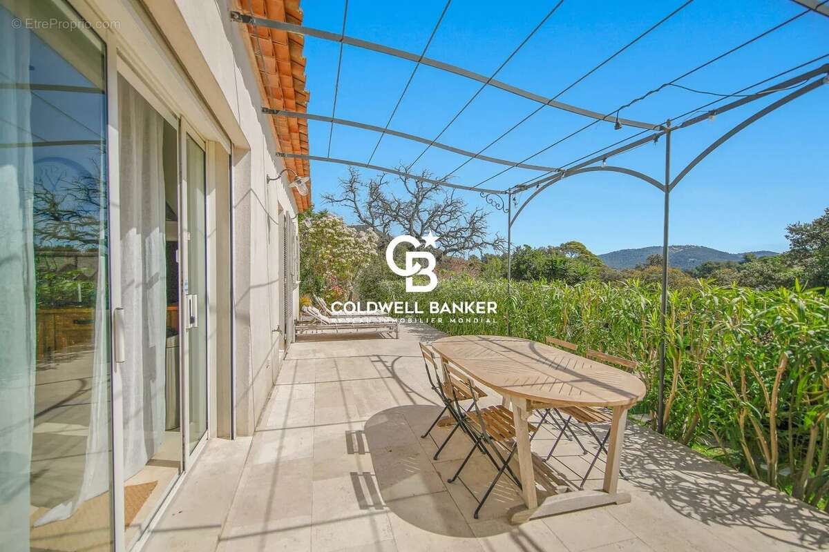 Maison à CARQUEIRANNE