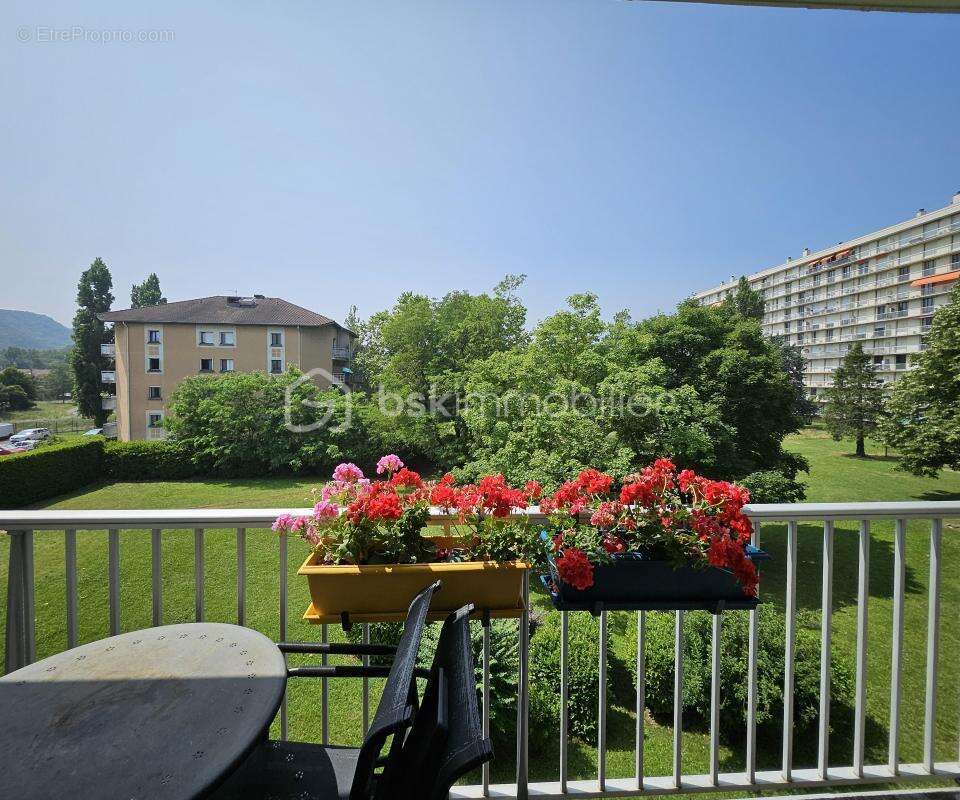 Appartement à LE PONT-DE-CLAIX