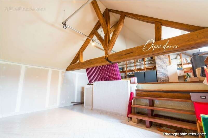 A vendre Corps de ferme de caractère avec piscine, dépendances et équipements récents – Corcelles-les-Monts - photo 15