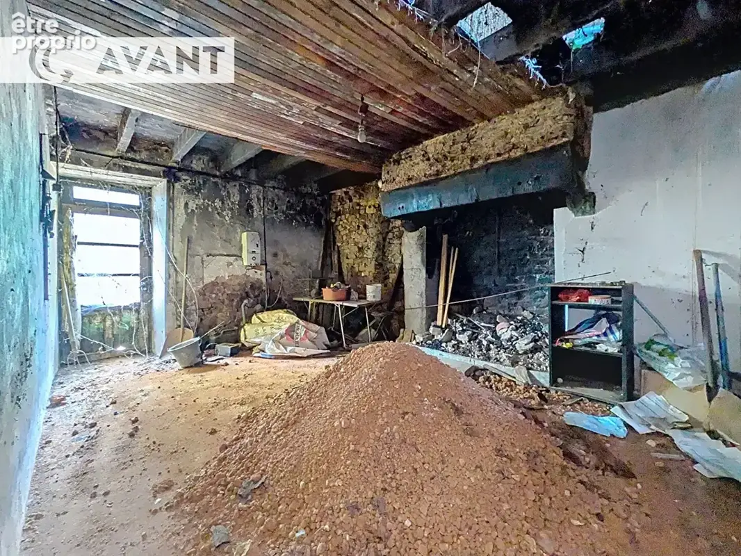 Maison à rénover à Saint-Aubin-d'Aubigné - Grand terrain de 1600 m² - photo 2