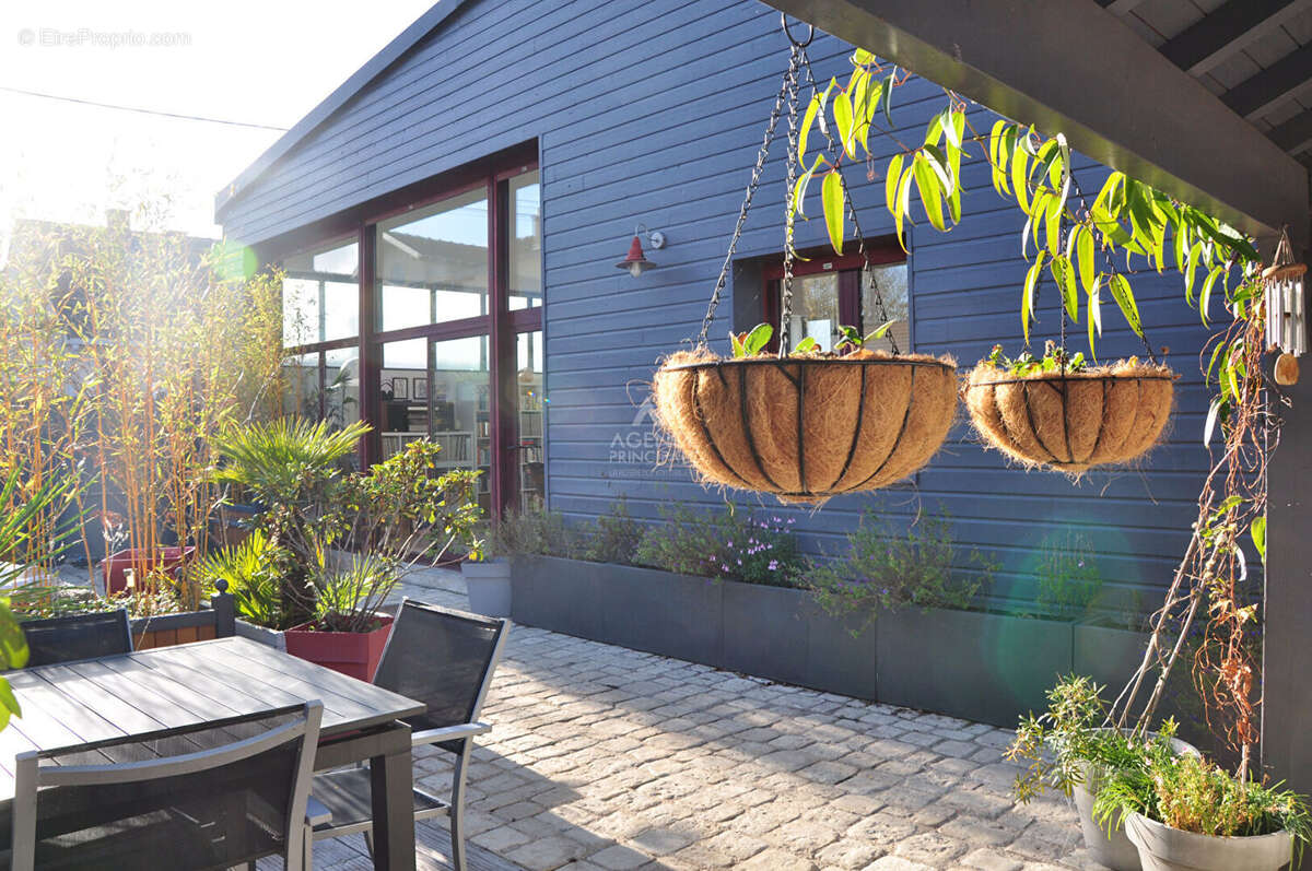 Maison à LE MESNIL-LE-ROI