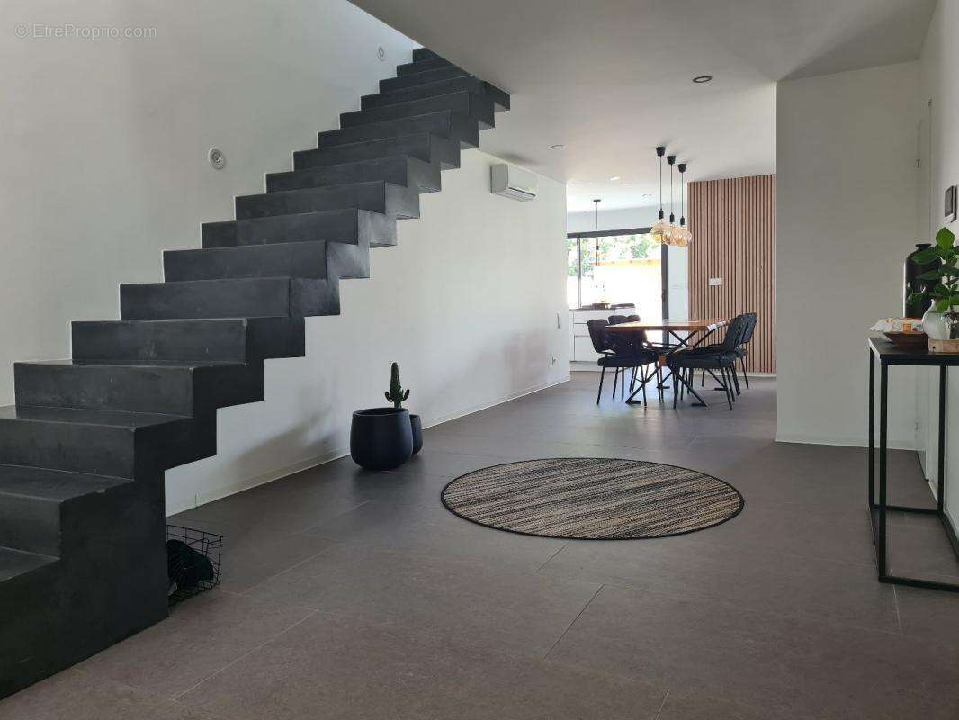 Maison à SAINT-BARTHELEMY-D&#039;ANJOU